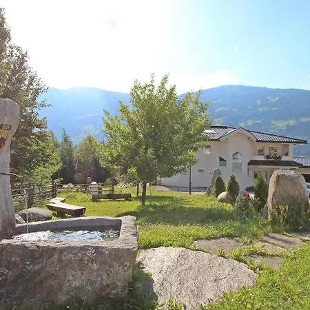 Wohlfuehl Andrea * גרלוסברג