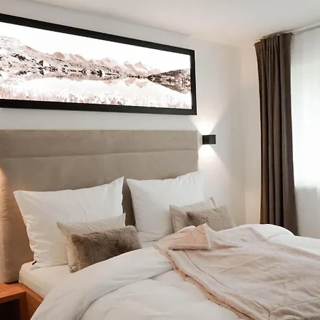 Wohlfuehl Andrea * גרלוסברג