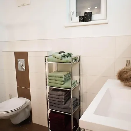 Wohlfuehl Andrea גרלוסברג